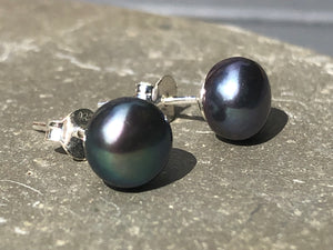 Black Pearl Silver Stud Earrings