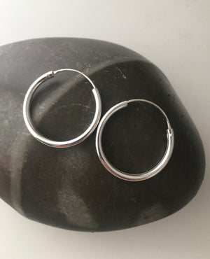 Sterling Silver 2.5cm Hoop Earrings (2mm Width) Tiger Lily London