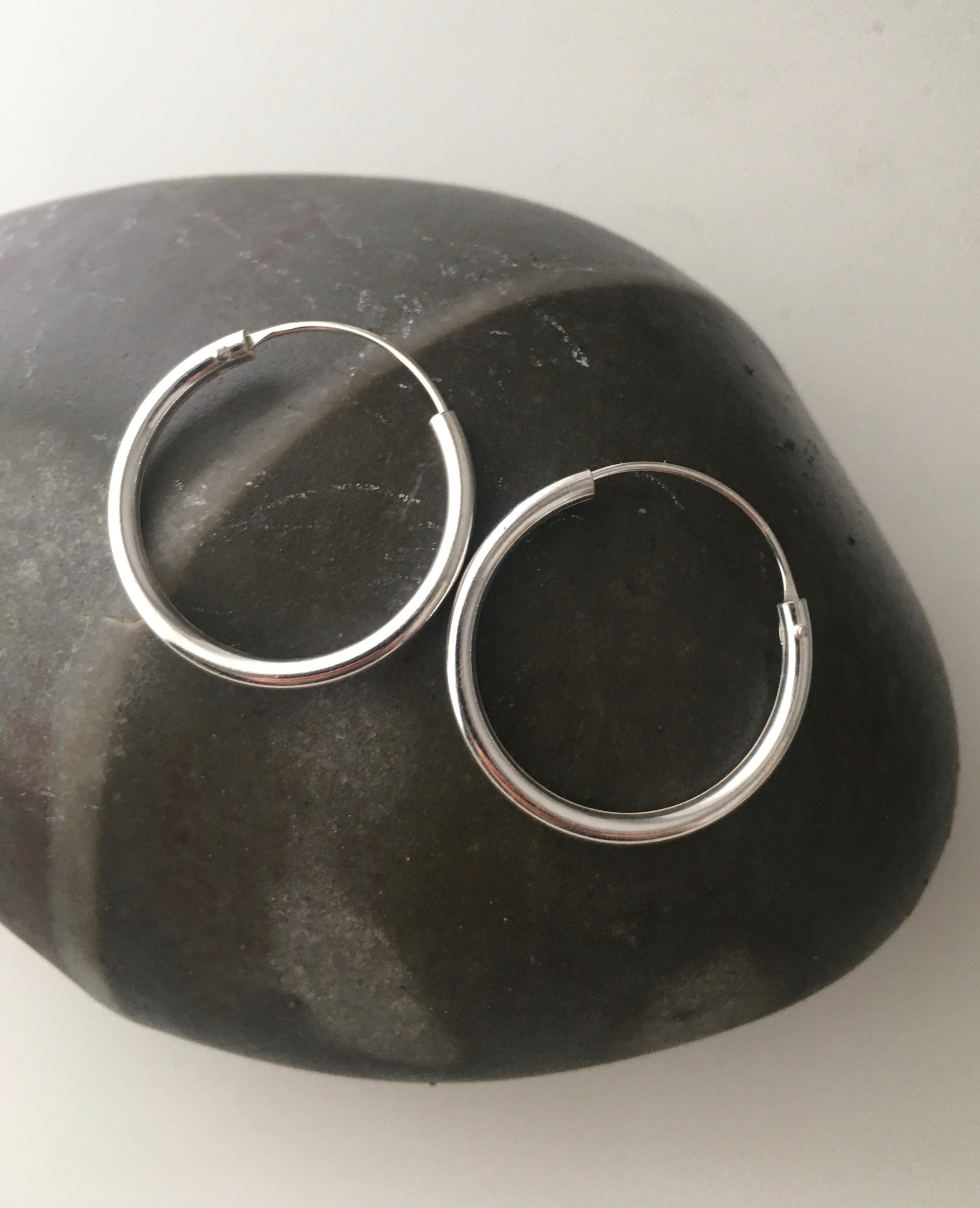 Sterling Silver 2.5cm Hoop Earrings (3mm Width) Tiger Lily London