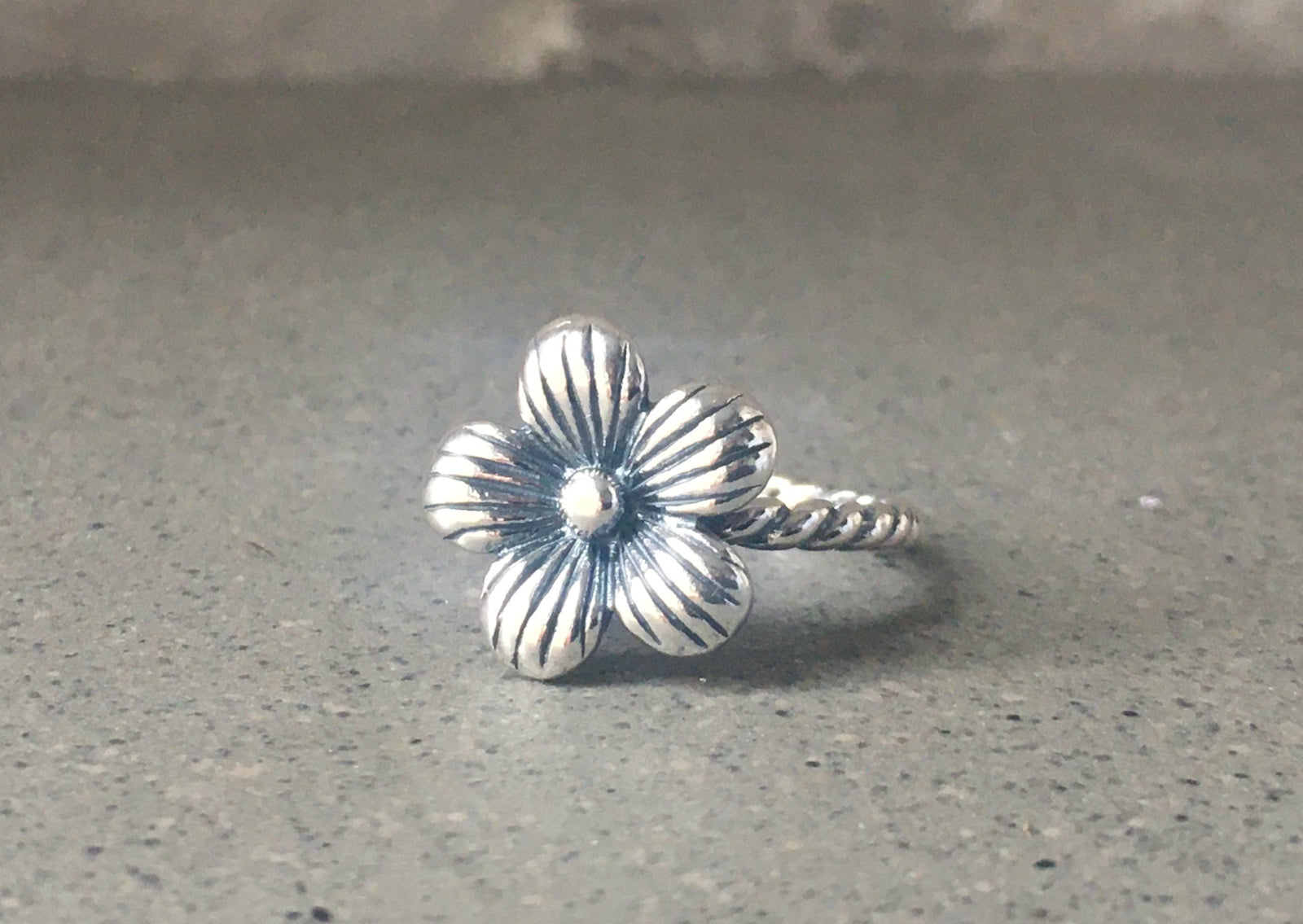 Flower Twist Sterling Silver Ring
