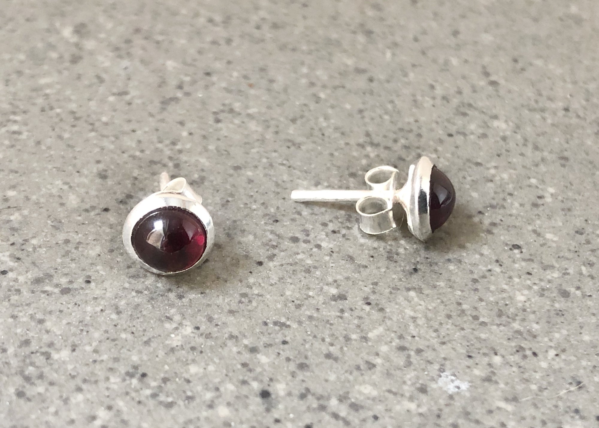 Small Garnet Round Silver Stud earrings