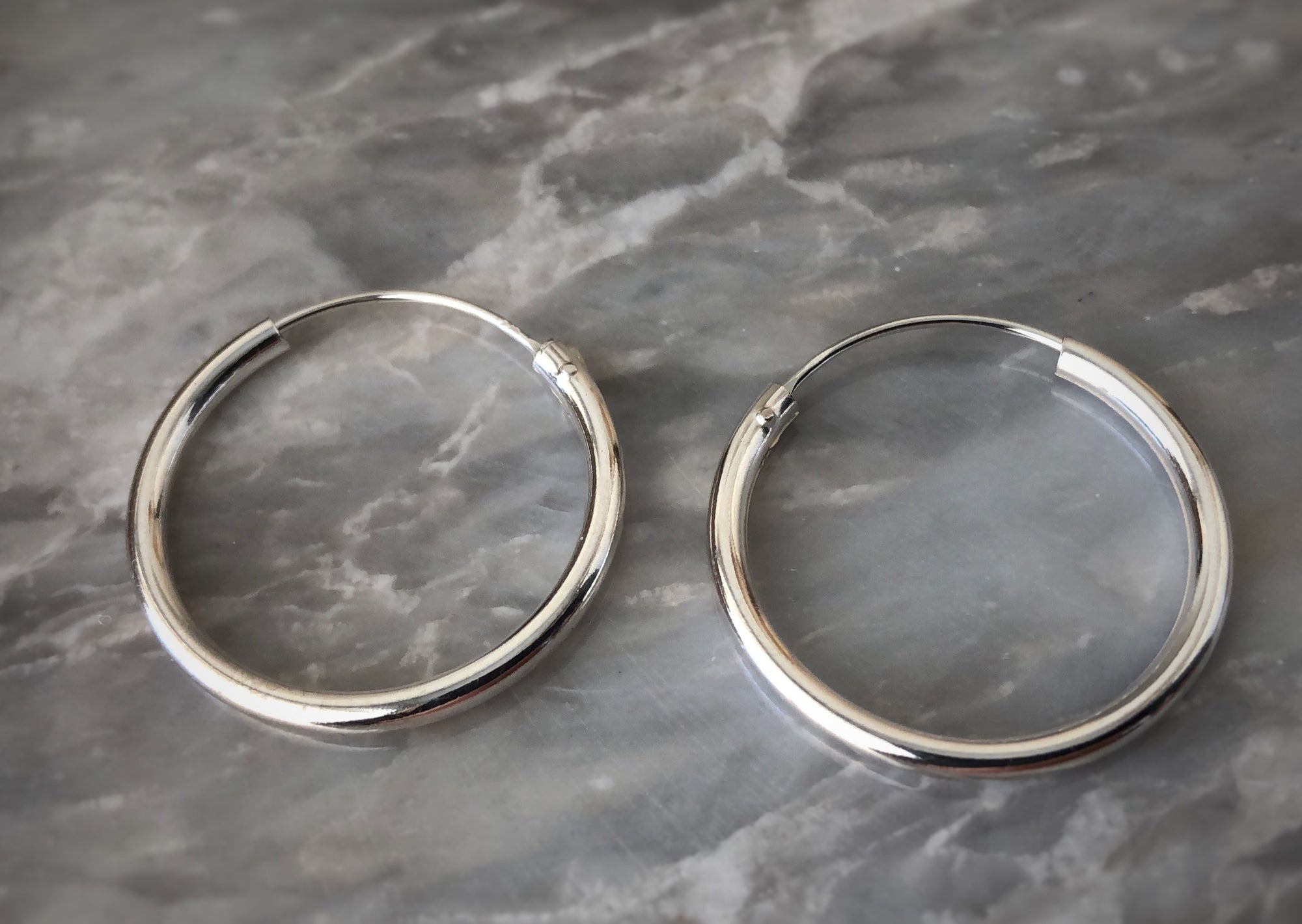 Sterling Silver 2.5cm Hoop Earrings (3mm Width) Tiger Lily London